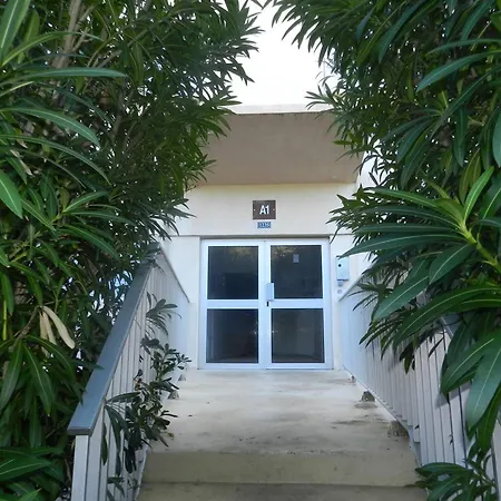 3p6 Avec Terr. Vue Et Garage - Fr-1-251-779 Apartment Le Lavandou